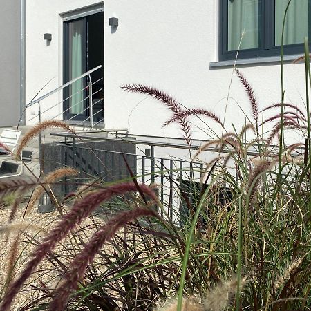 Modernes Apartment, Terrasse Und Garten Am Lilienthalpark Im Suedwesten Berlins Exterior photo