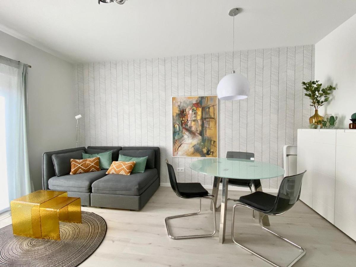 Modernes Apartment, Terrasse Und Garten Am Lilienthalpark Im Suedwesten Berlins Exterior photo